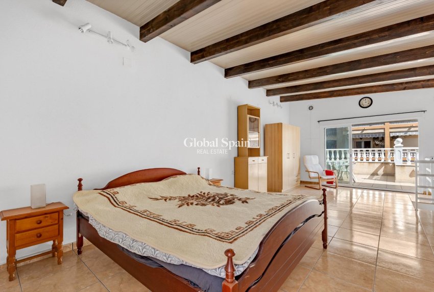 Revente - APPARTEMENT -
TORREVIEJA - Center