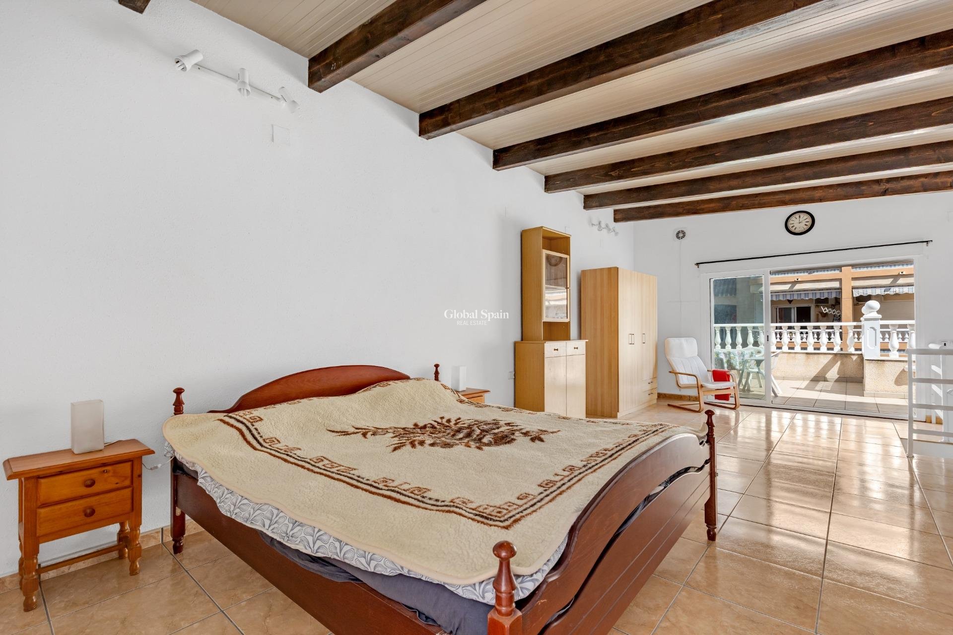 Revente - APPARTEMENT -
TORREVIEJA - Center