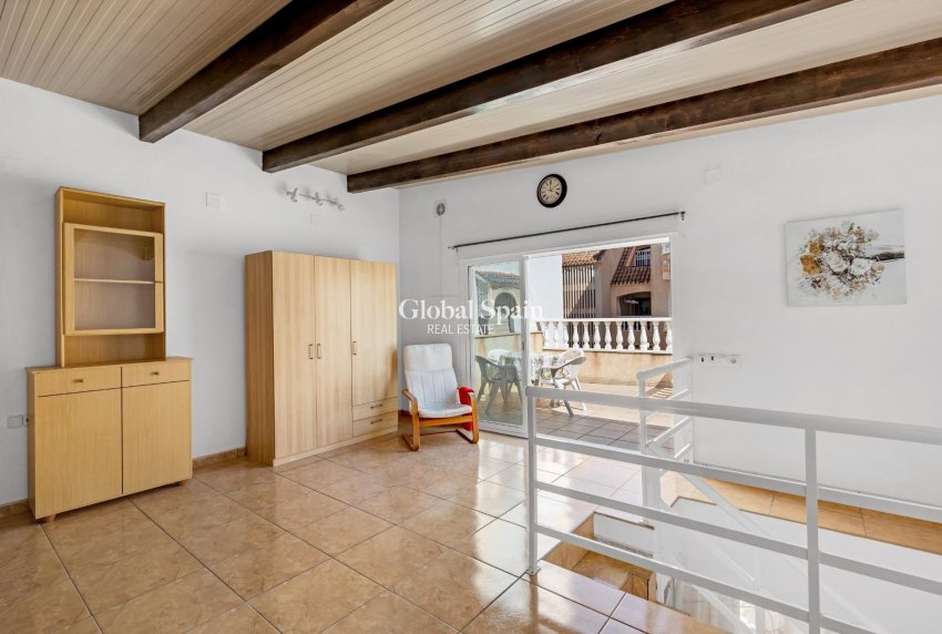 Revente - APPARTEMENT -
TORREVIEJA - Center