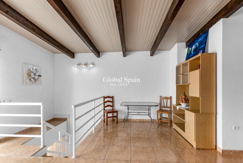 Revente - APPARTEMENT -
TORREVIEJA - Center