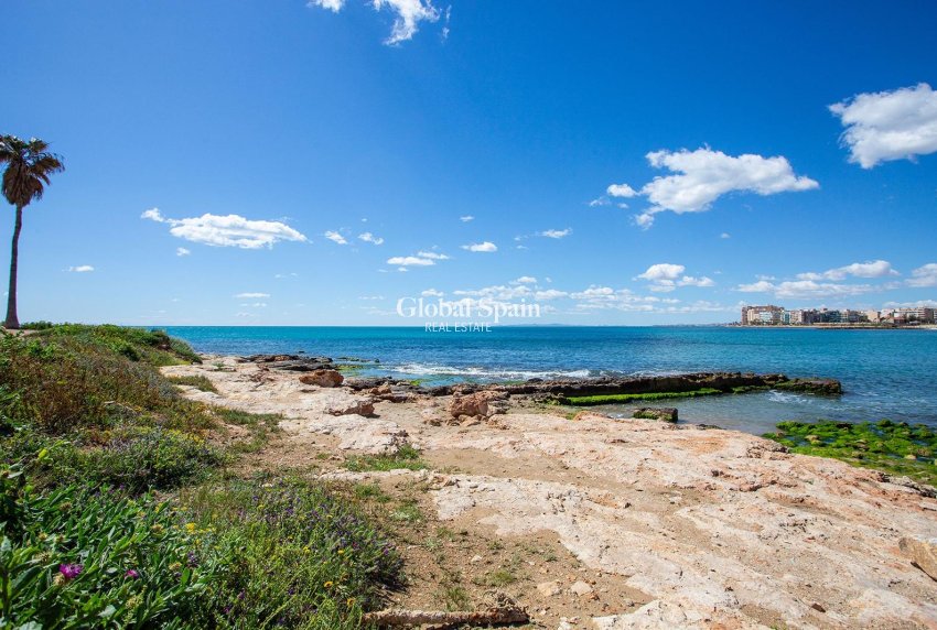 Revente - APPARTEMENT -
TORREVIEJA - Center