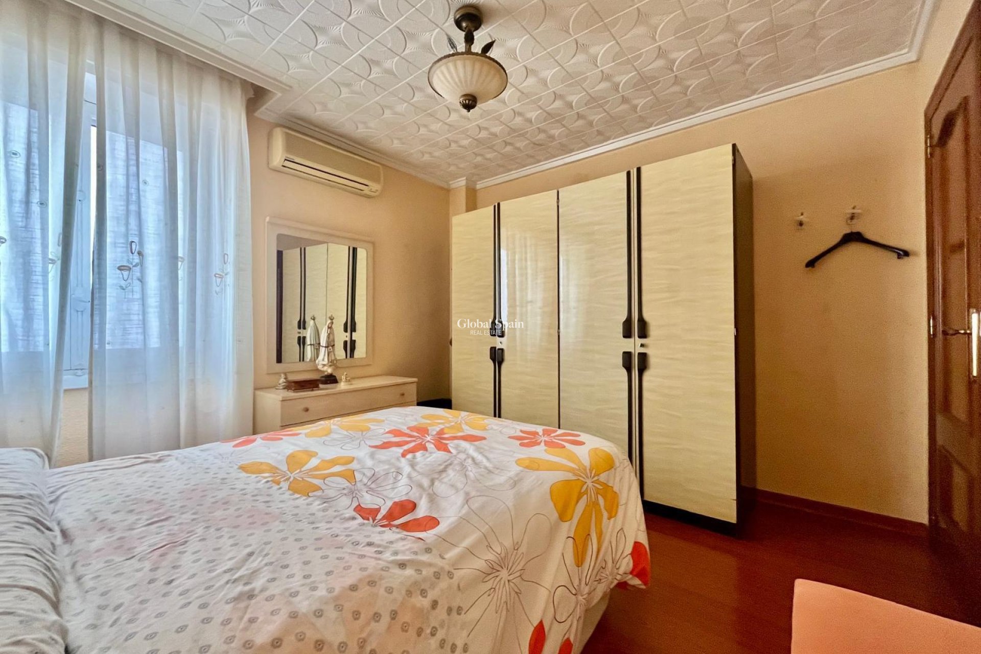 Revente - APPARTEMENT -
TORREVIEJA - Center
