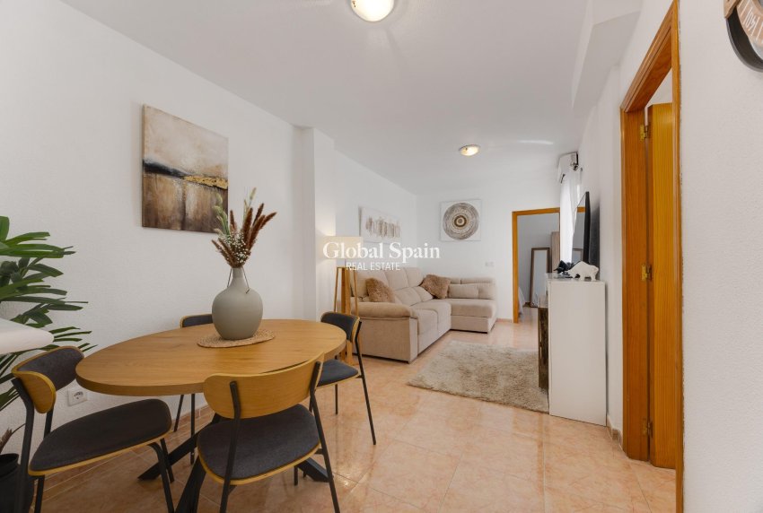 Revente - APPARTEMENT -
TORREVIEJA - Center