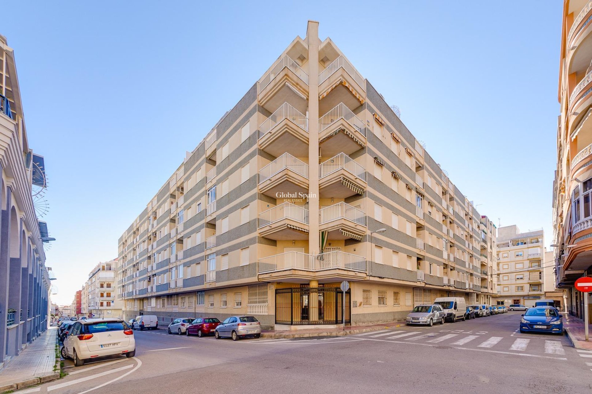 Revente - APPARTEMENT -
TORREVIEJA - Center