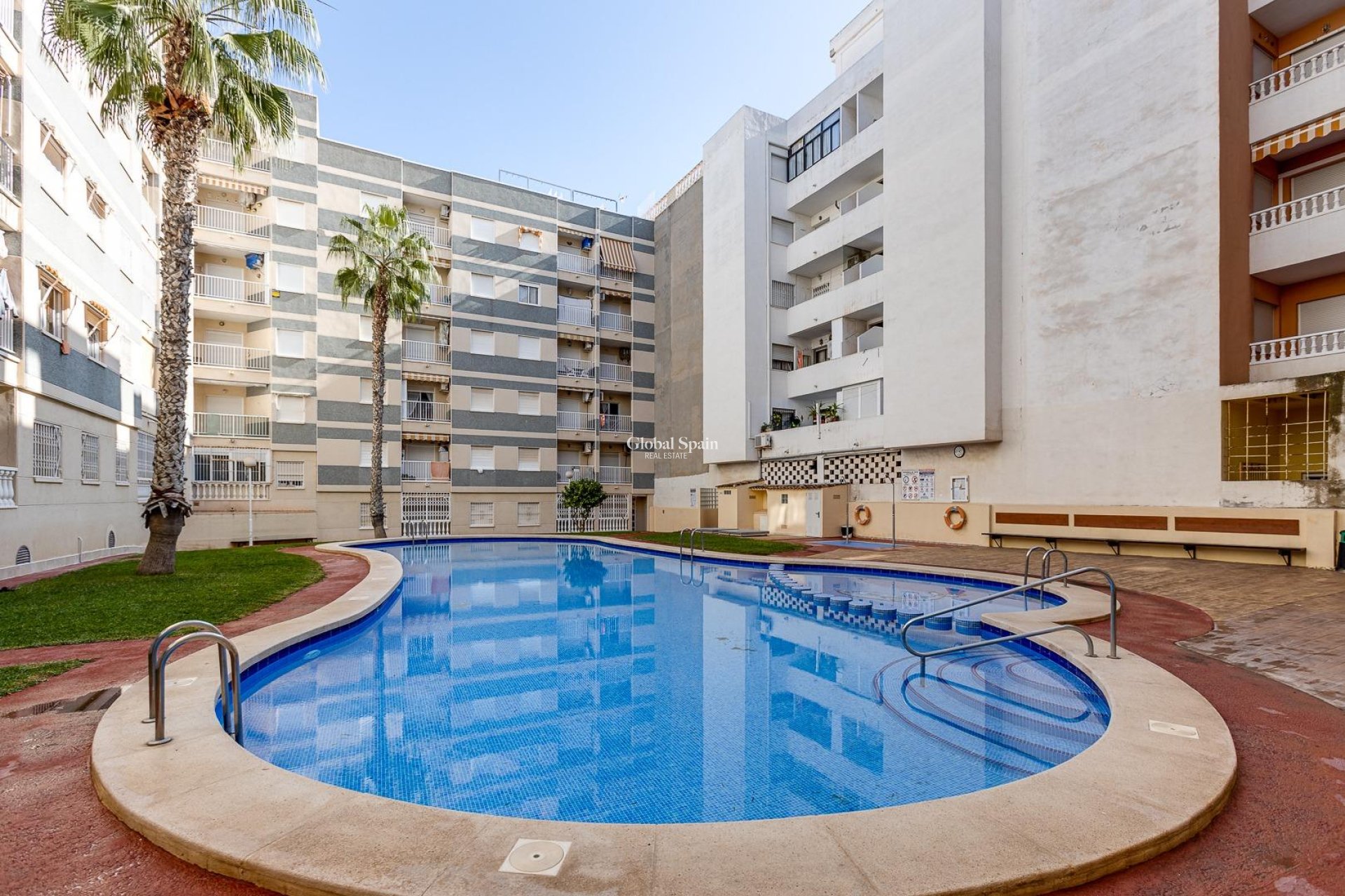 Revente - APPARTEMENT -
TORREVIEJA - Center