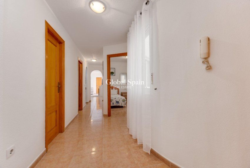 Revente - APPARTEMENT -
TORREVIEJA - Center