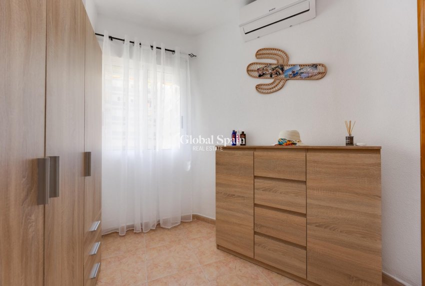 Revente - APPARTEMENT -
TORREVIEJA - Center