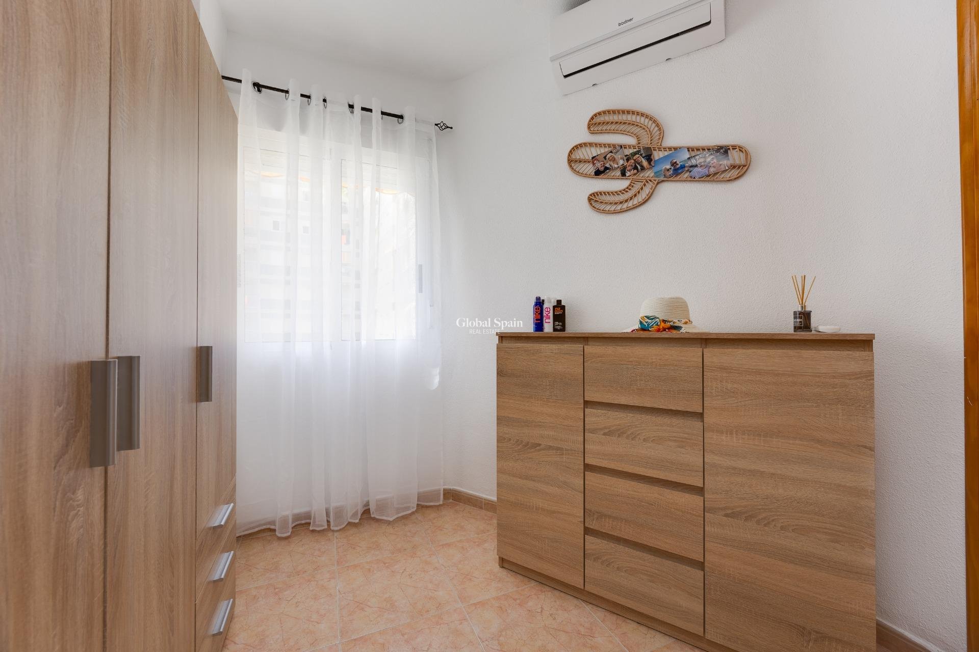 Revente - APPARTEMENT -
TORREVIEJA - Center