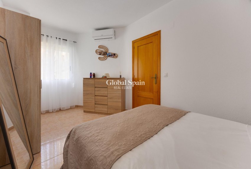 Revente - APPARTEMENT -
TORREVIEJA - Center
