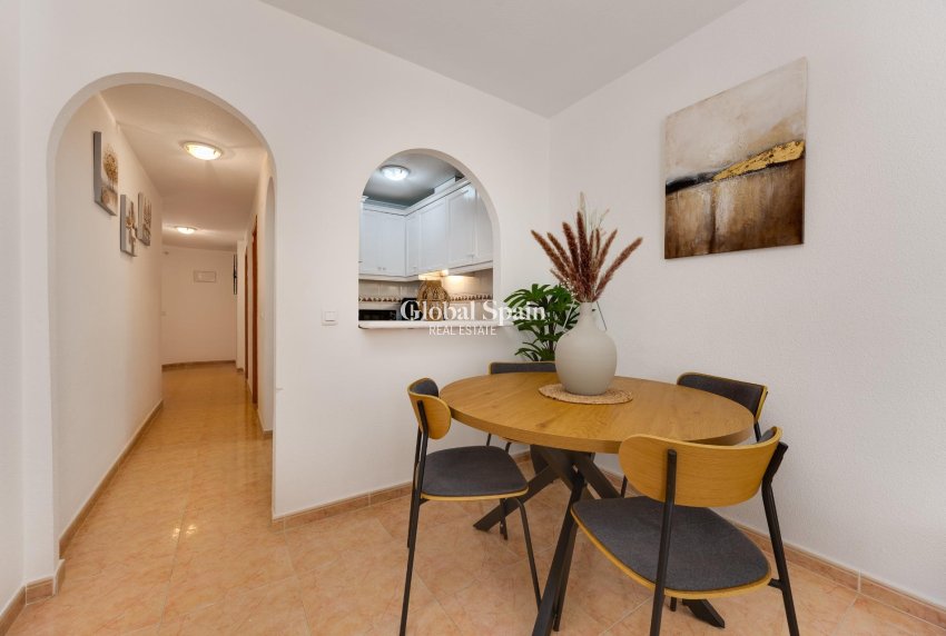 Revente - APPARTEMENT -
TORREVIEJA - Center