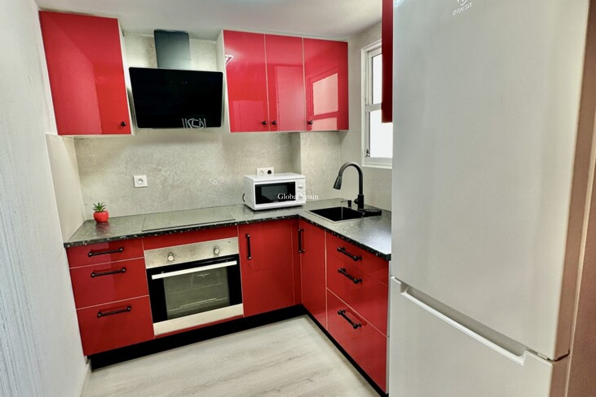 Revente - APPARTEMENT -
TORREVIEJA - Center
