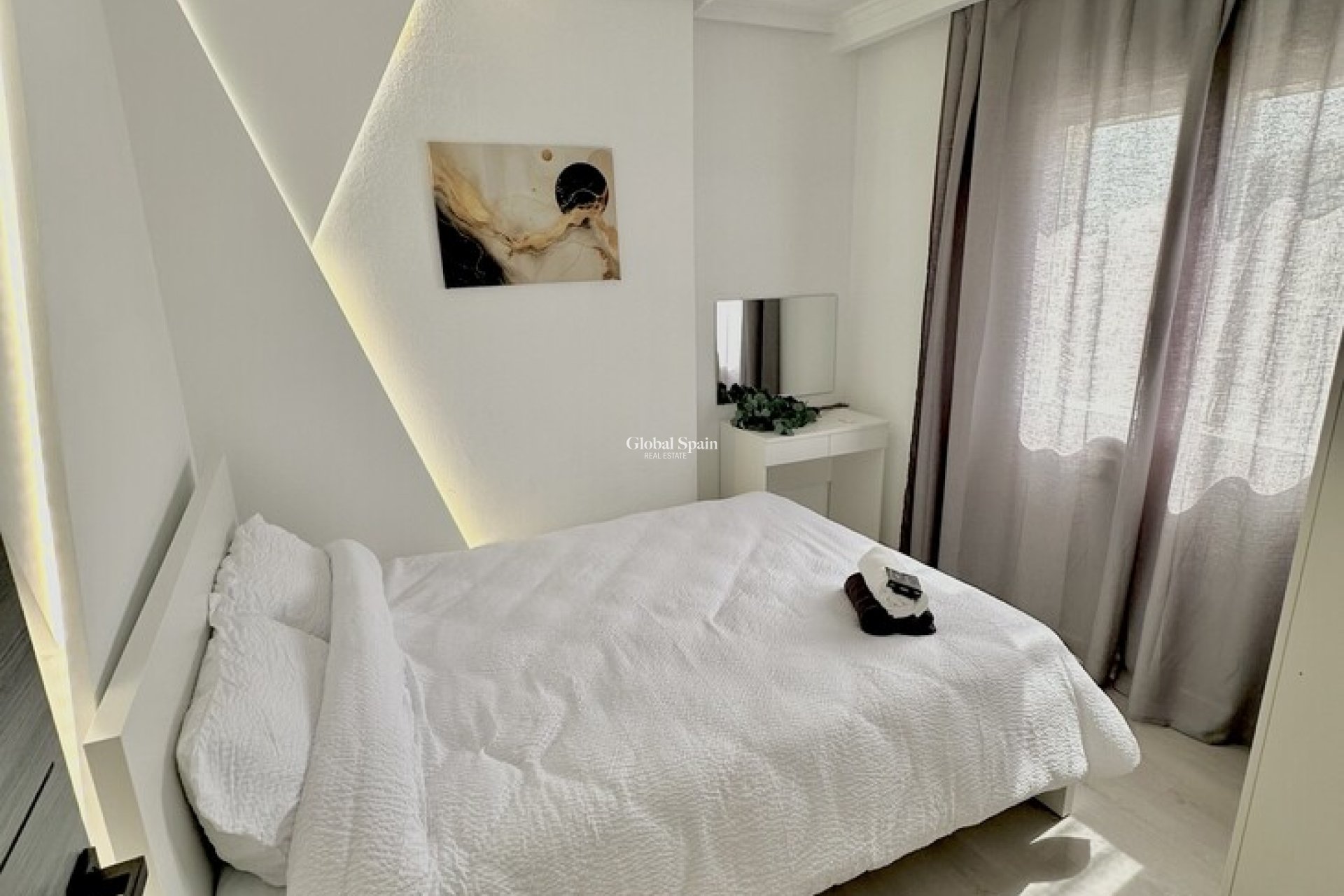 Revente - APPARTEMENT -
TORREVIEJA - Center