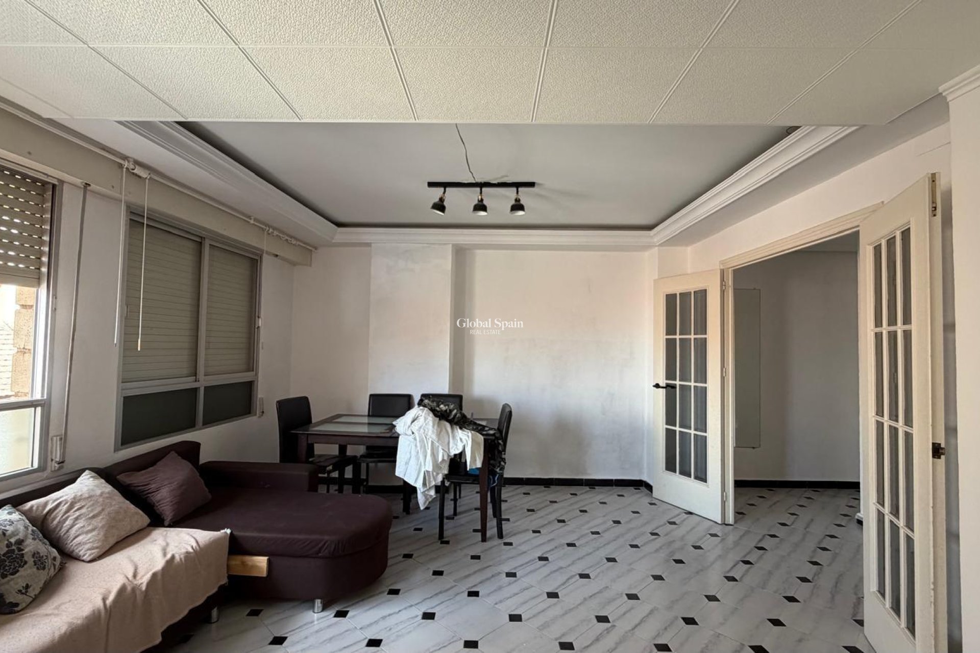 Revente - APPARTEMENT -
TORREVIEJA - Center