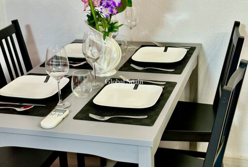 Revente - APPARTEMENT -
TORREVIEJA - Center