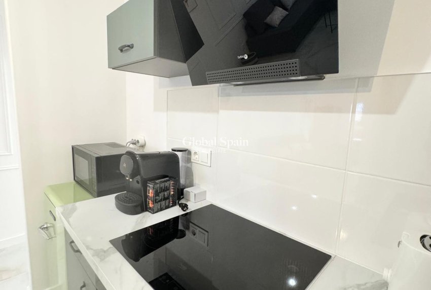 Revente - APPARTEMENT -
TORREVIEJA - Center