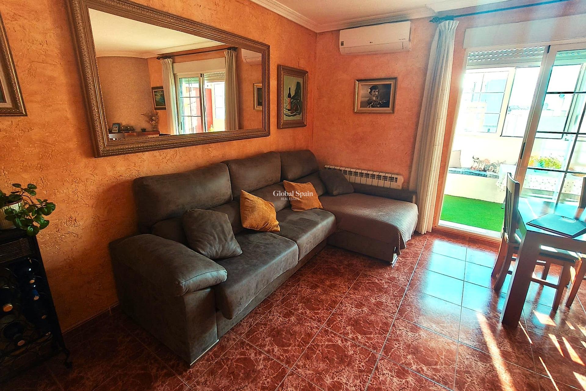 Revente - APPARTEMENT -
TORREVIEJA - Center