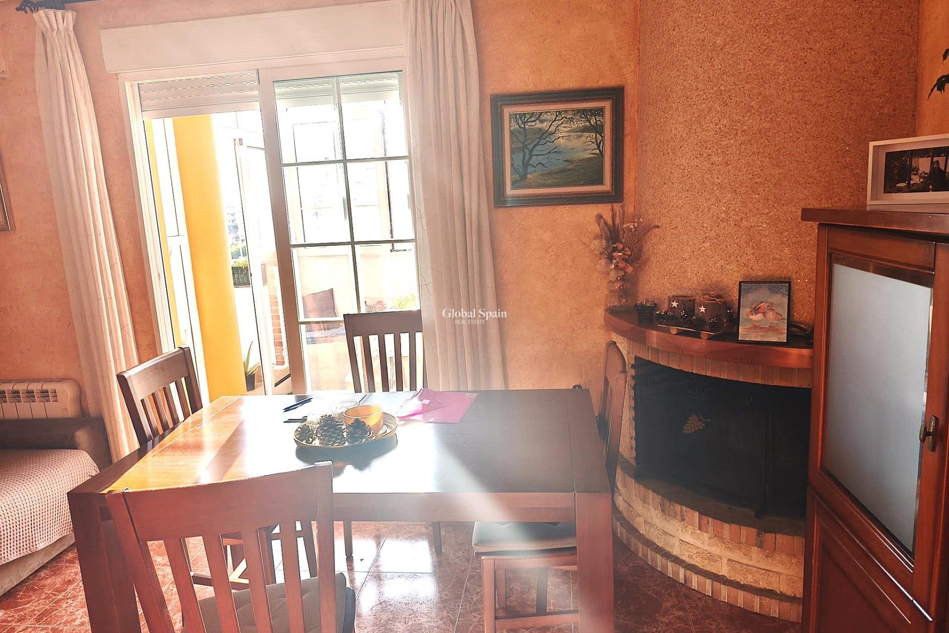 Revente - APPARTEMENT -
TORREVIEJA - Center