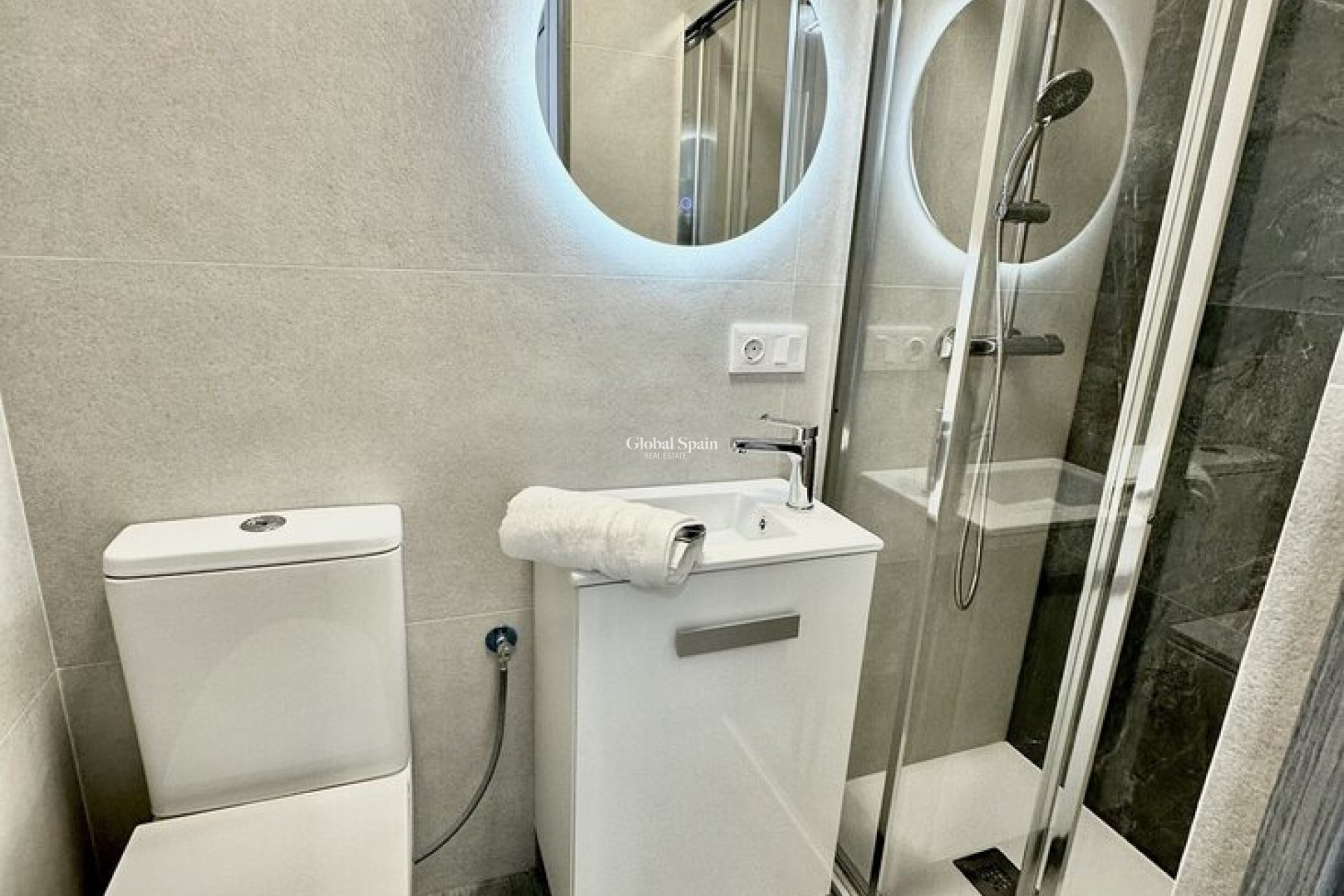 Revente - APPARTEMENT -
TORREVIEJA - Center
