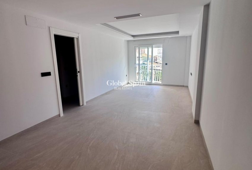 Revente - APPARTEMENT -
TORREVIEJA - Center