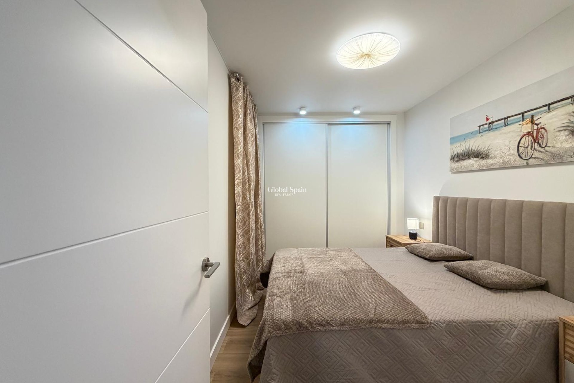 Revente - APPARTEMENT -
TORREVIEJA - Center
