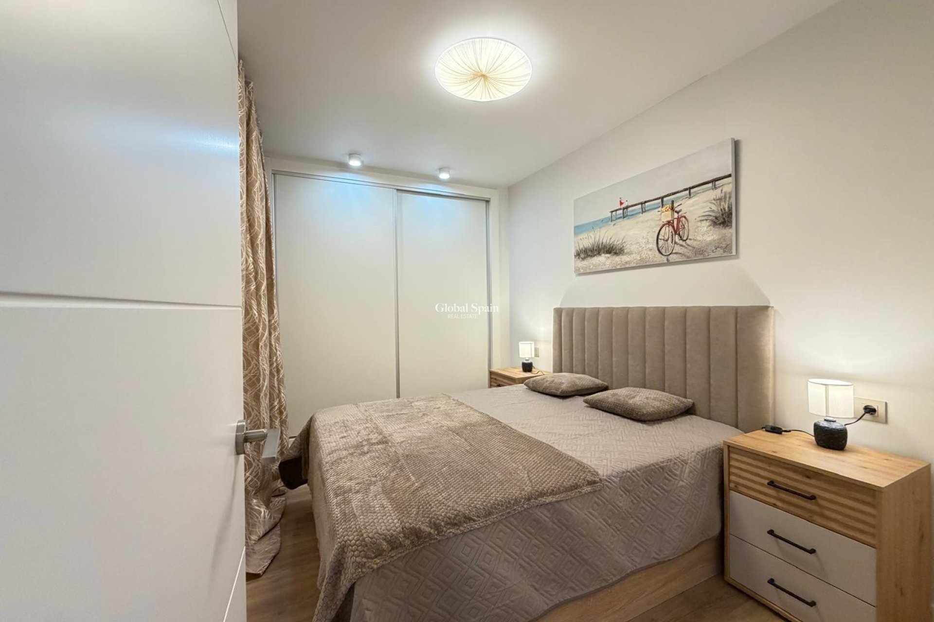 Revente - APPARTEMENT -
TORREVIEJA - Center