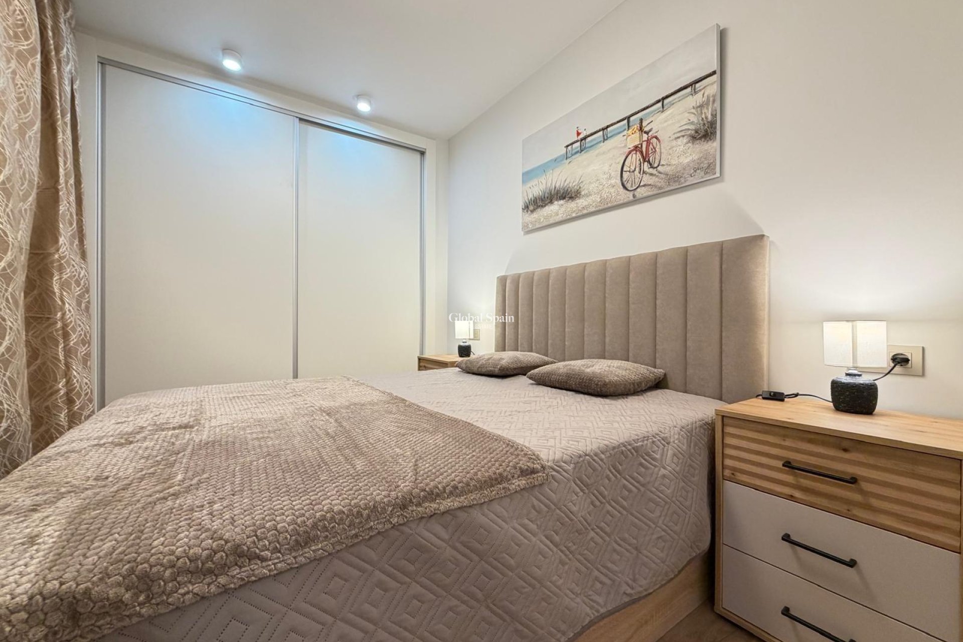 Revente - APPARTEMENT -
TORREVIEJA - Center