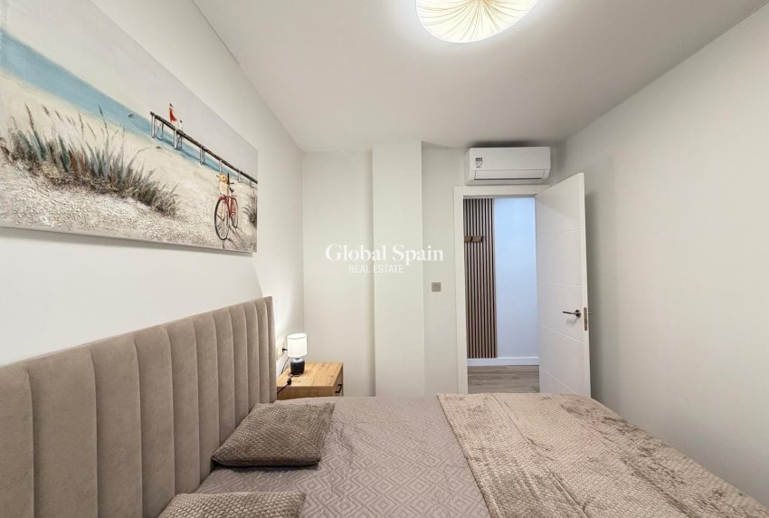 Revente - APPARTEMENT -
TORREVIEJA - Center