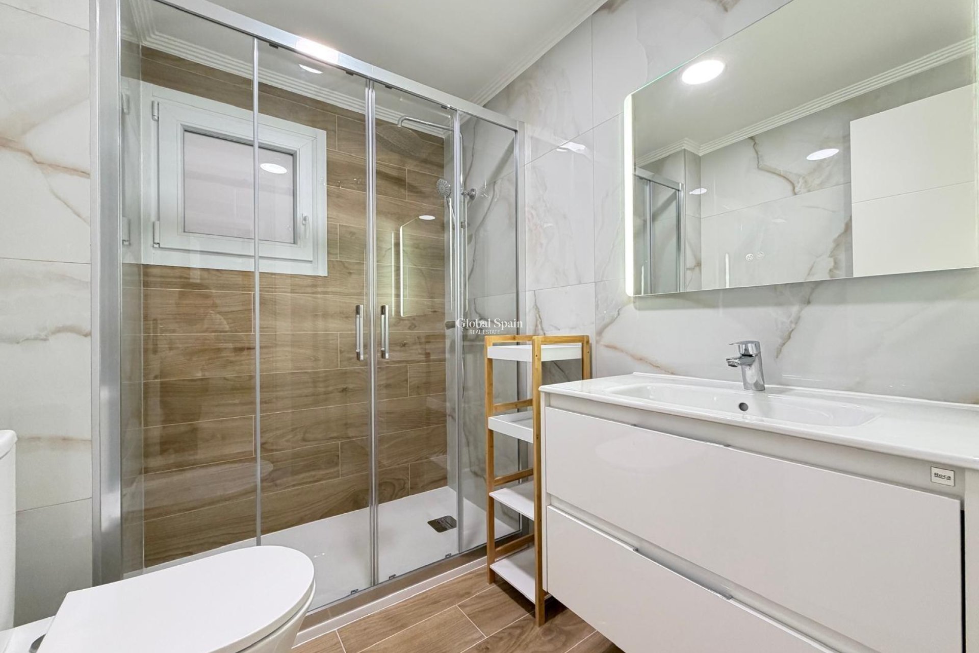 Revente - APPARTEMENT -
TORREVIEJA - Center