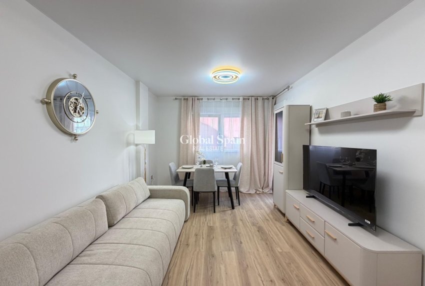 Revente - APPARTEMENT -
TORREVIEJA - Center