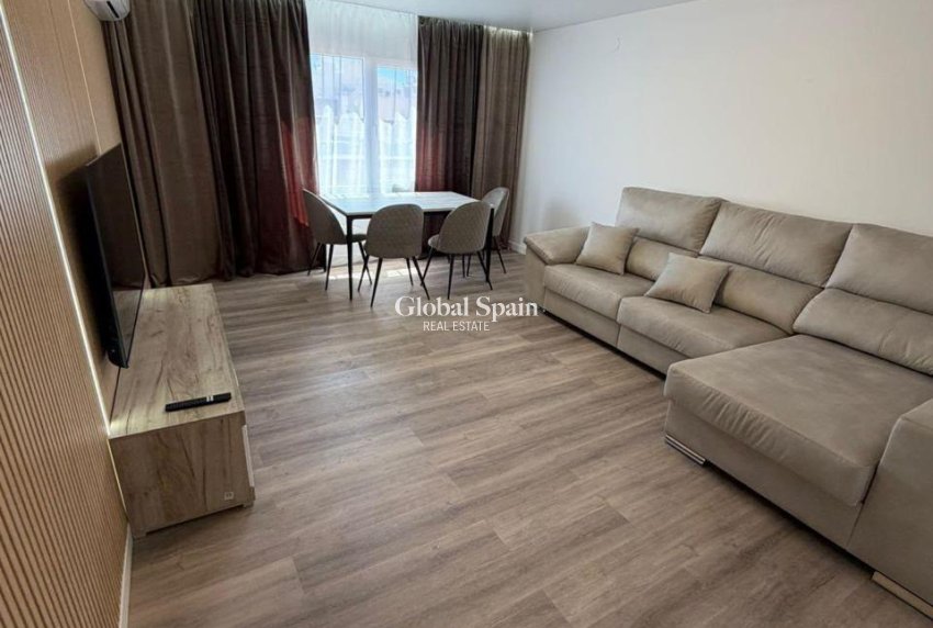 Revente - APPARTEMENT -
TORREVIEJA - Center
