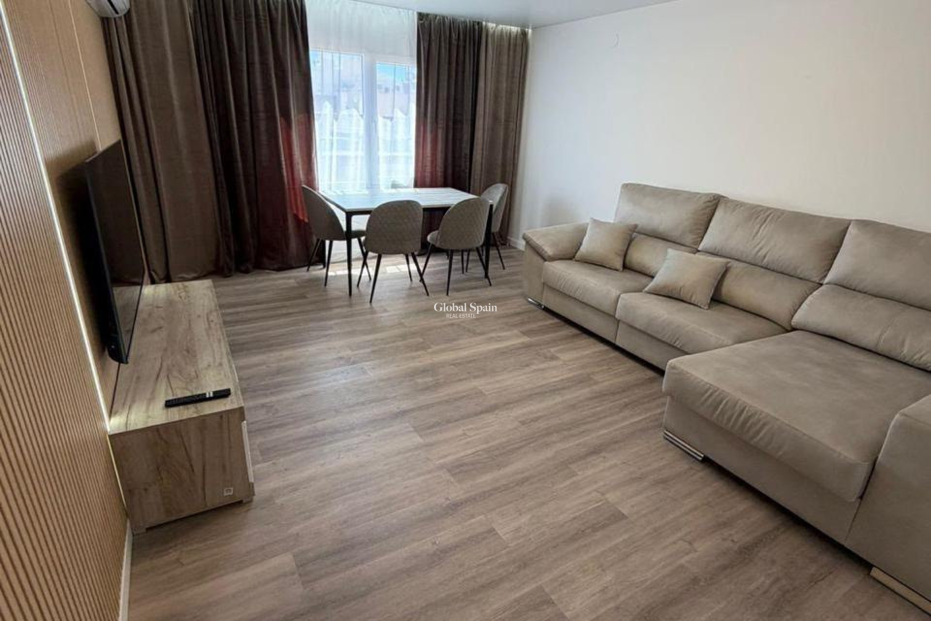 Revente - APPARTEMENT -
TORREVIEJA - Center