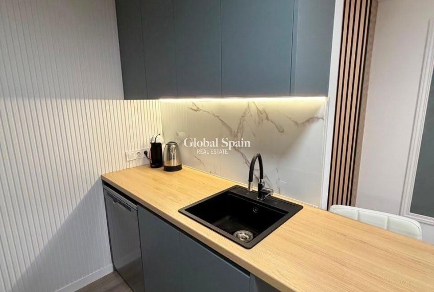 Revente - APPARTEMENT -
TORREVIEJA - Center