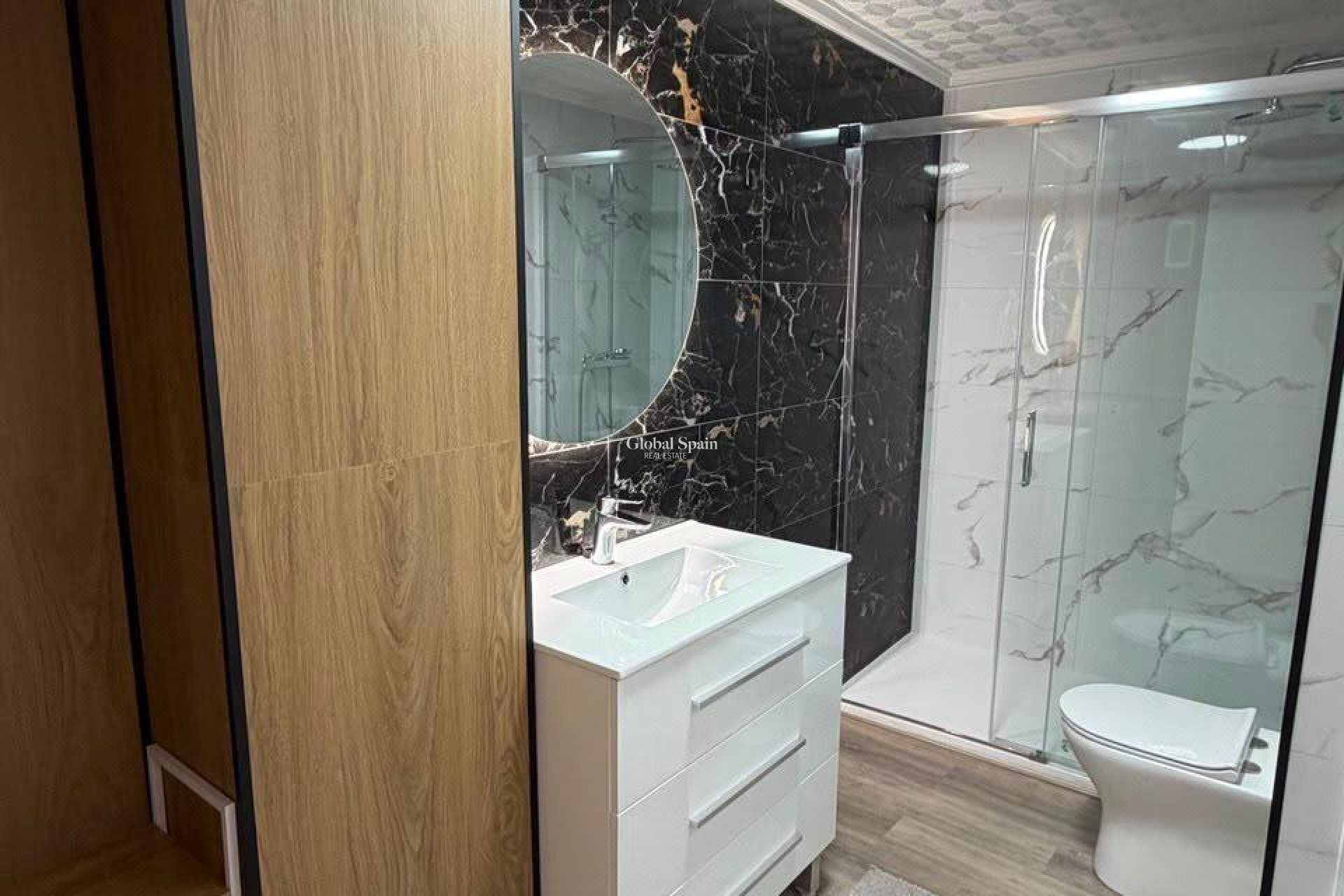 Revente - APPARTEMENT -
TORREVIEJA - Center