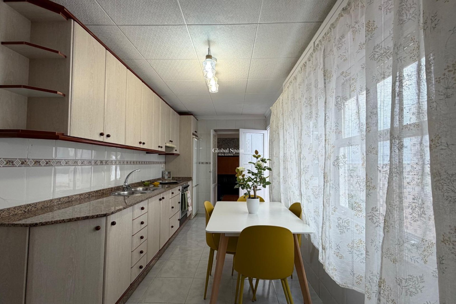 Revente - APPARTEMENT -
TORREVIEJA - Center