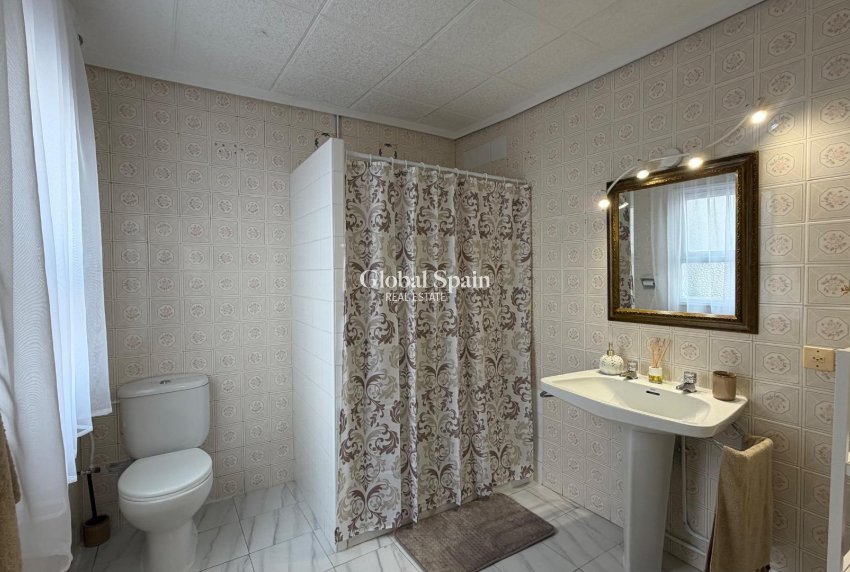 Revente - APPARTEMENT -
TORREVIEJA - Center