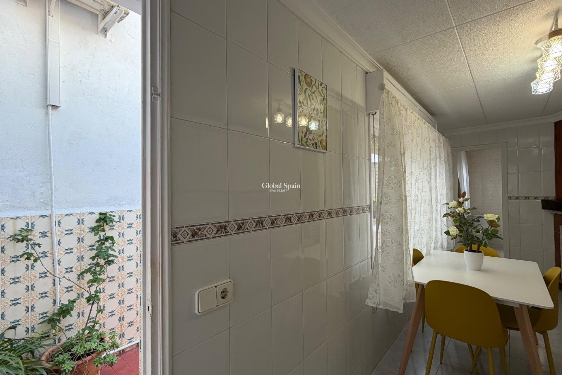 Revente - APPARTEMENT -
TORREVIEJA - Center