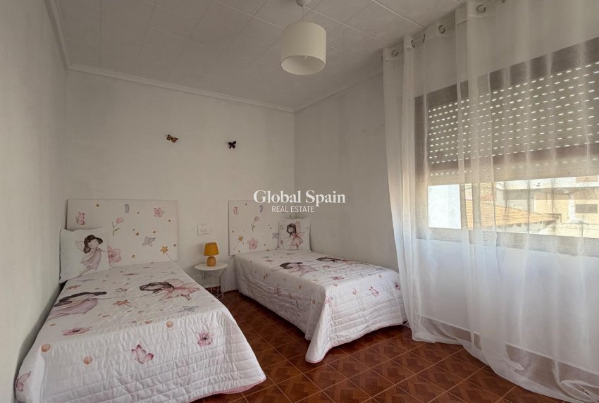 Revente - APPARTEMENT -
TORREVIEJA - Center