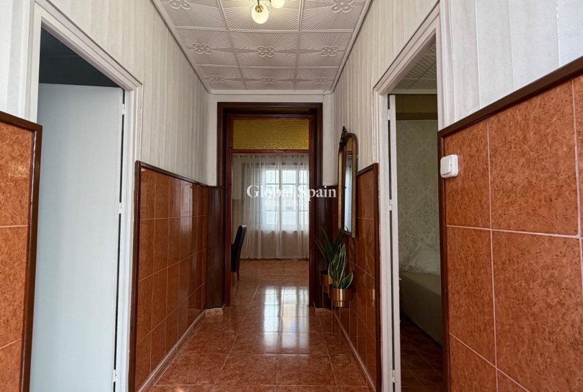 Revente - APPARTEMENT -
TORREVIEJA - Center