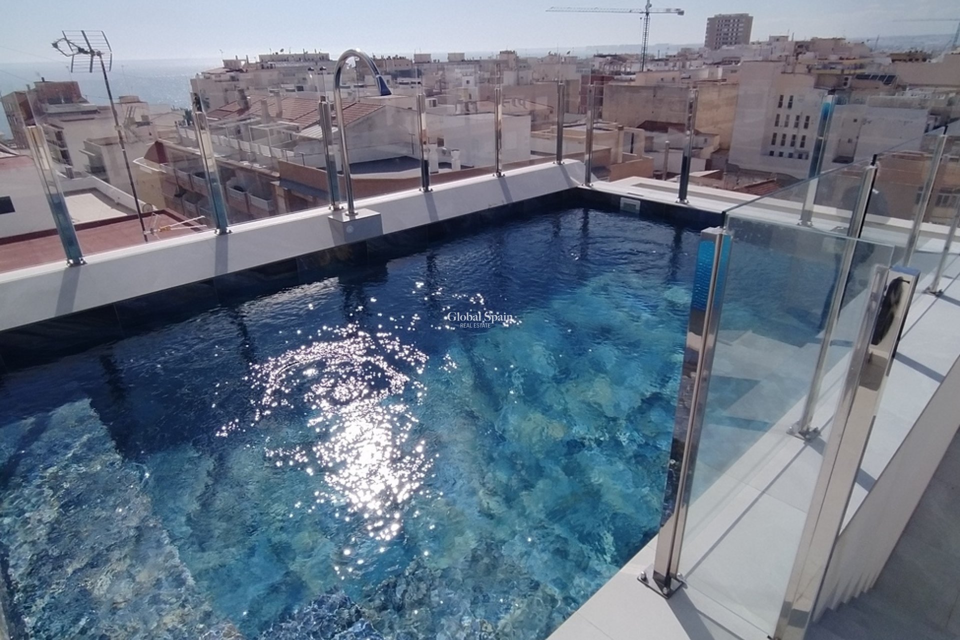 Revente - APPARTEMENT -
TORREVIEJA - CENTRE PLAYA DEL CURA LAS PISCINAS