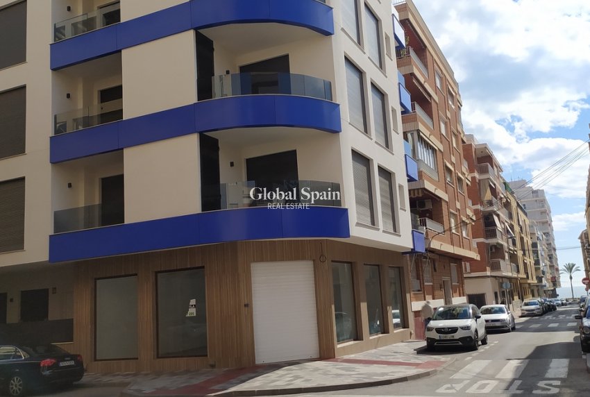 Revente - APPARTEMENT -
TORREVIEJA - CENTRE PLAYA DEL CURA LAS PISCINAS