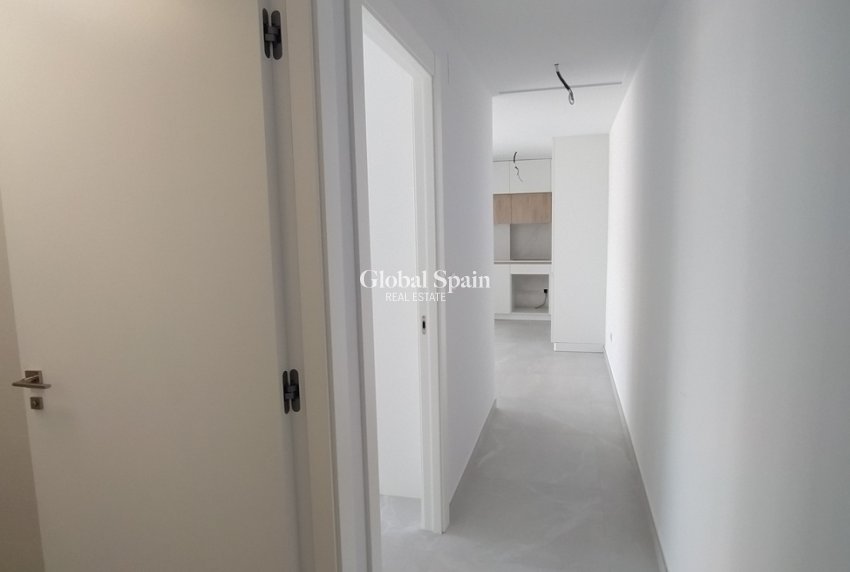 Revente - APPARTEMENT -
TORREVIEJA - CENTRE PLAYA DEL CURA LAS PISCINAS