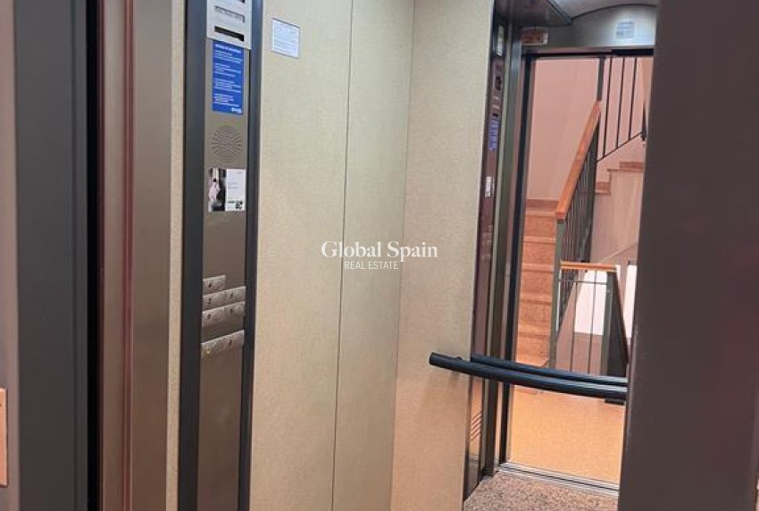 Revente - APPARTEMENT -
TORREVIEJA - CENTRO CASCO URBANO