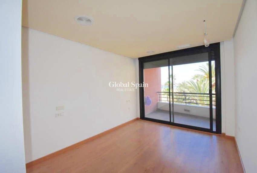 Revente - APPARTEMENT -
TORREVIEJA - Centro - Muelle Pesquero