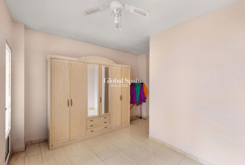 Revente - APPARTEMENT -
TORREVIEJA - Centro - Muelle Pesquero