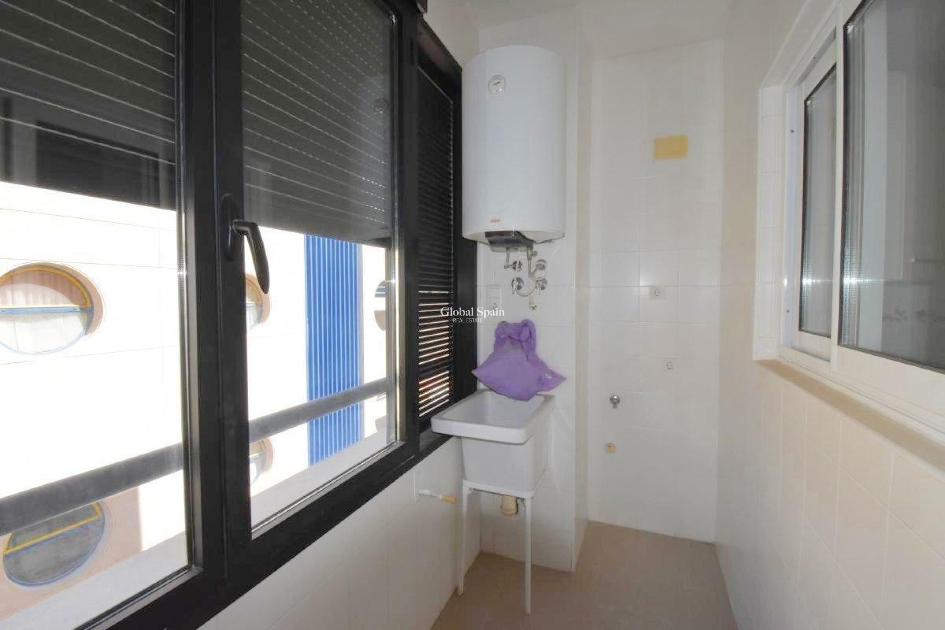 Revente - APPARTEMENT -
TORREVIEJA - Centro - Muelle Pesquero