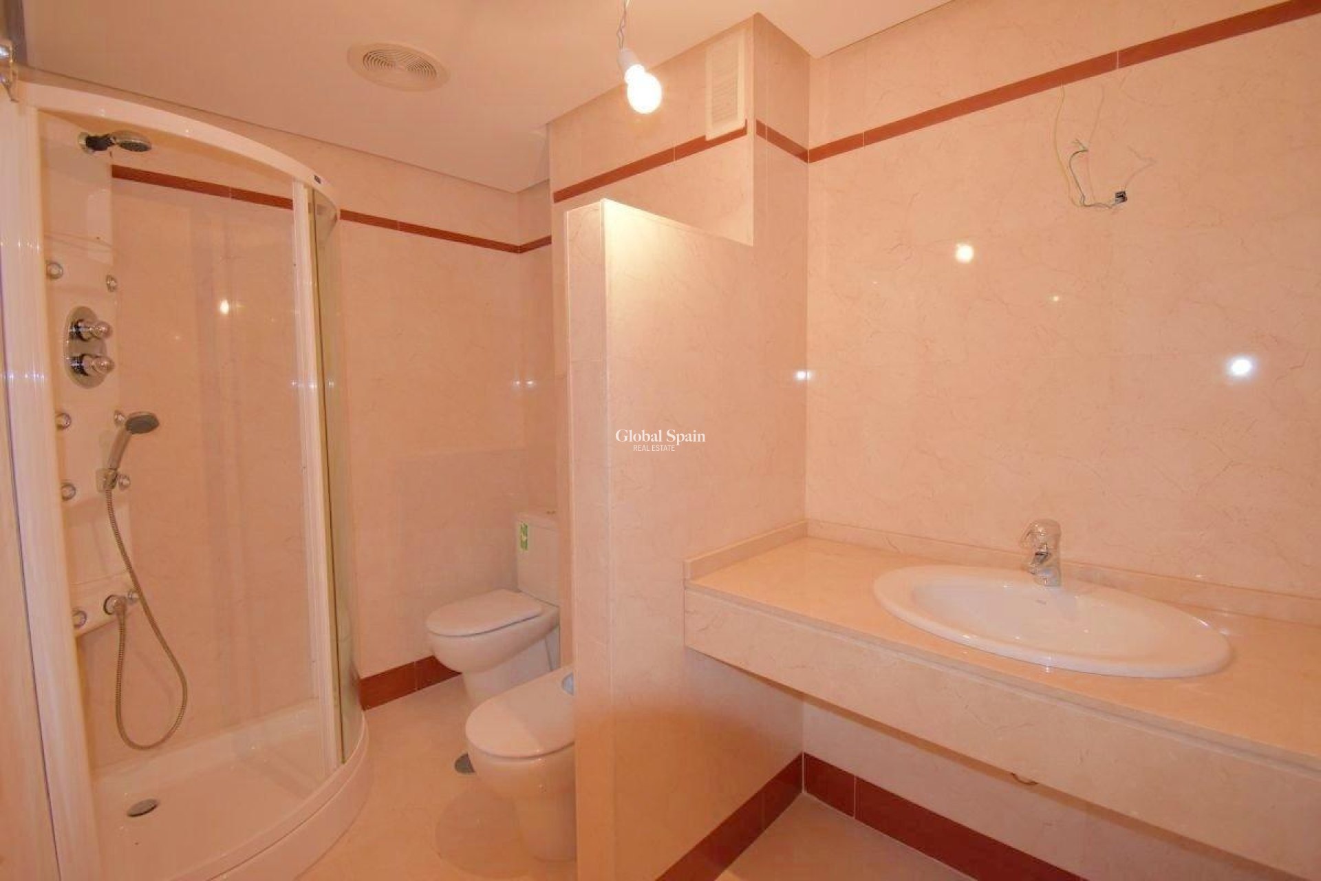 Revente - APPARTEMENT -
TORREVIEJA - Centro - Muelle Pesquero