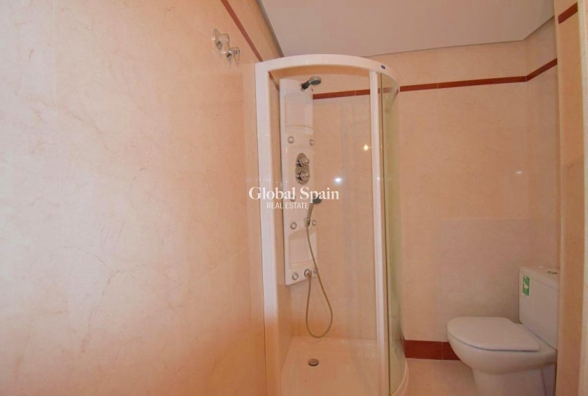 Revente - APPARTEMENT -
TORREVIEJA - Centro - Muelle Pesquero