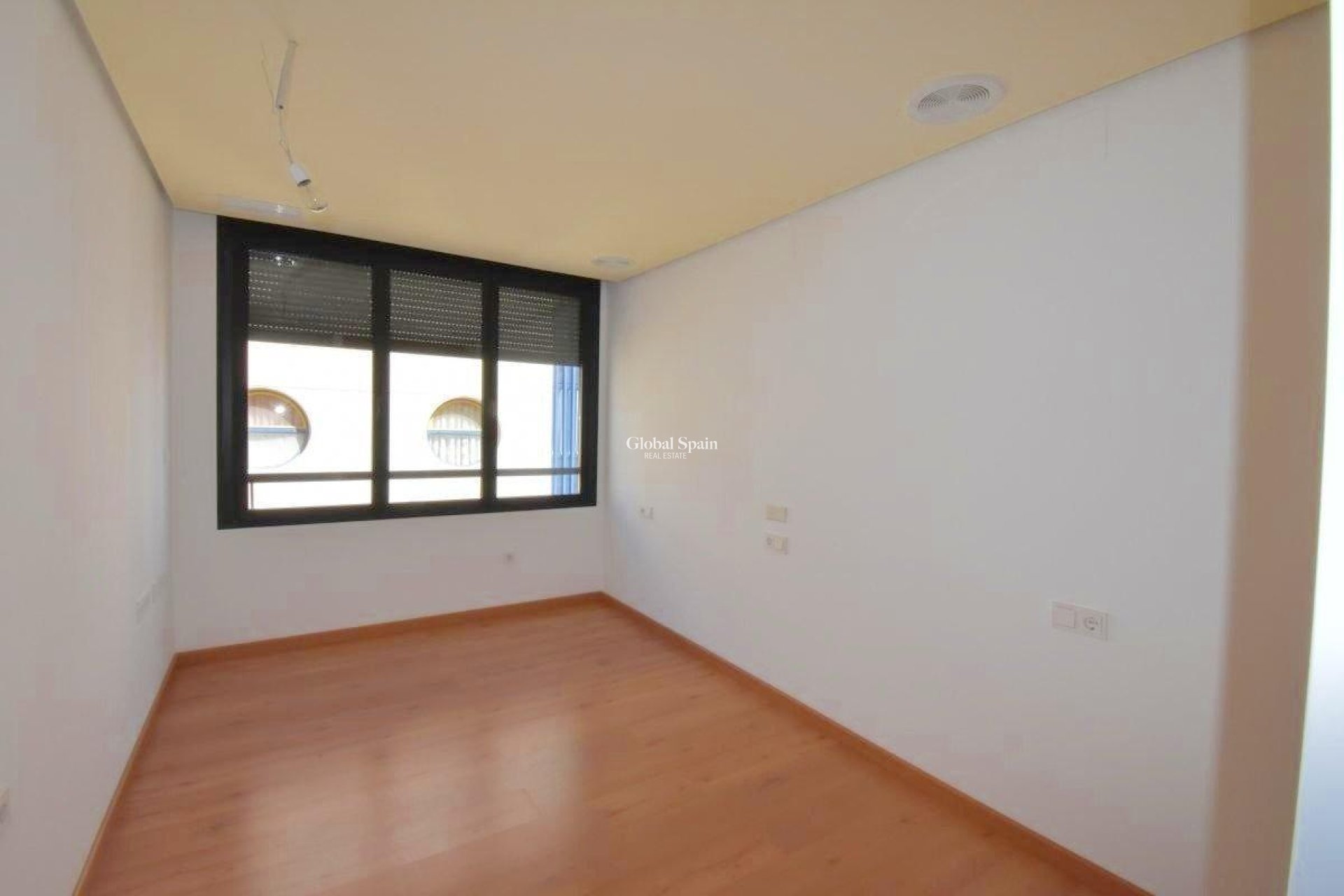 Revente - APPARTEMENT -
TORREVIEJA - Centro - Muelle Pesquero