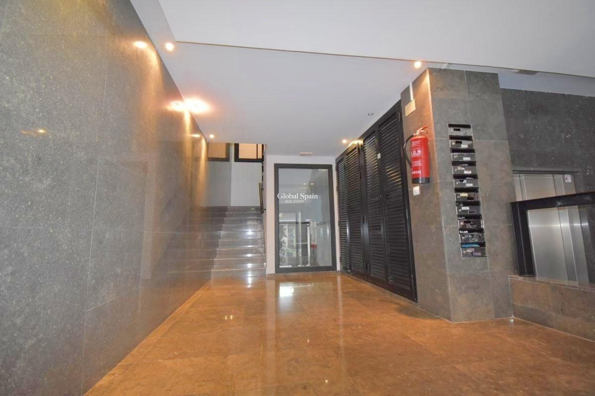 Revente - APPARTEMENT -
TORREVIEJA - Centro - Muelle Pesquero