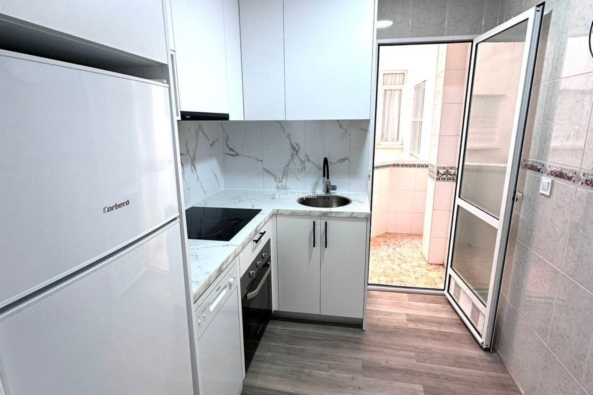 Revente - APPARTEMENT -
TORREVIEJA - Centro - Muelle Pesquero